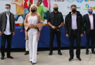 Πειραιάς: Ο δήμαρχος Γιάννης Μώραλης στην εθελοντική αιμοδοσία στο ΣΕΦ