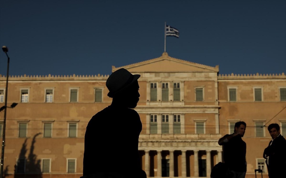 Απογοητεύουν οι «μαύρες» προβλέψεις για την ύφεση από την Τράπεζα της Ελλάδας