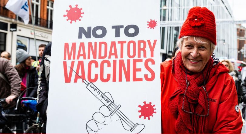 Εμβόλιο κατά του  Covid-19: Φακελώνουν τους αρνητές των εμβολίων στην Ισπανία
