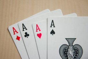 Ανέκδοτο: Το Πόκερ και η έξυπνη σύζυγος! Πολύ γέλιο