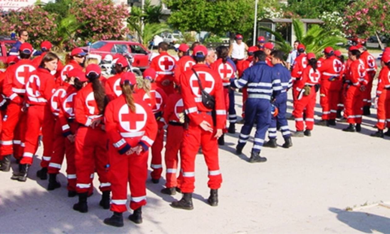 Πειραιάς: Ο Ελληνικός Ερυθρός Σταυρός κοντά στους άστεγους