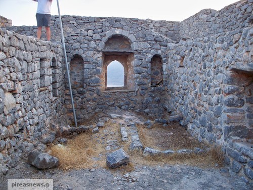 Μάνη: Η Ιστορική Μονή της οικογενείας Καλλέργη στο χωριό Γωνέα 