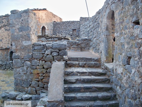 Μάνη: Η Ιστορική Μονή της οικογενείας Καλλέργη στο χωριό Γωνέα 