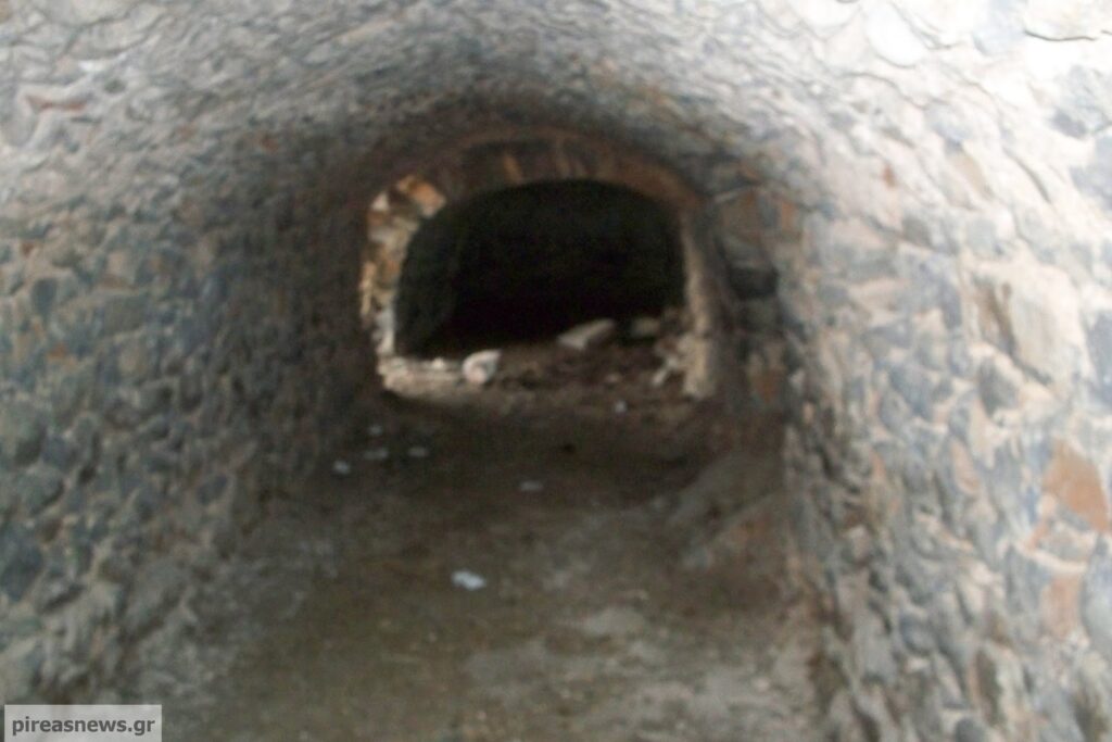 Μάνη: Η Ιστορική Μονή της οικογενείας Καλλέργη στο χωριό Γωνέα 