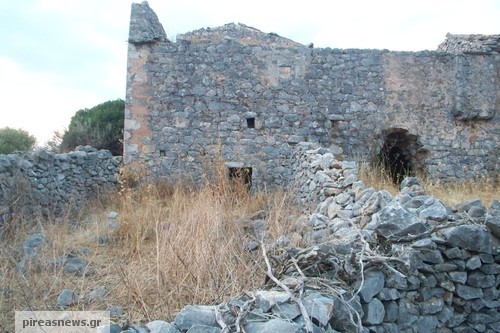 Μάνη: Η Ιστορική Μονή της οικογενείας Καλλέργη στο χωριό Γωνέα 