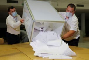 Ηλίας Νικολακοπούλος: Προβλέπει πρόωρες εκλογές με πιθανή λαθροχειρία!