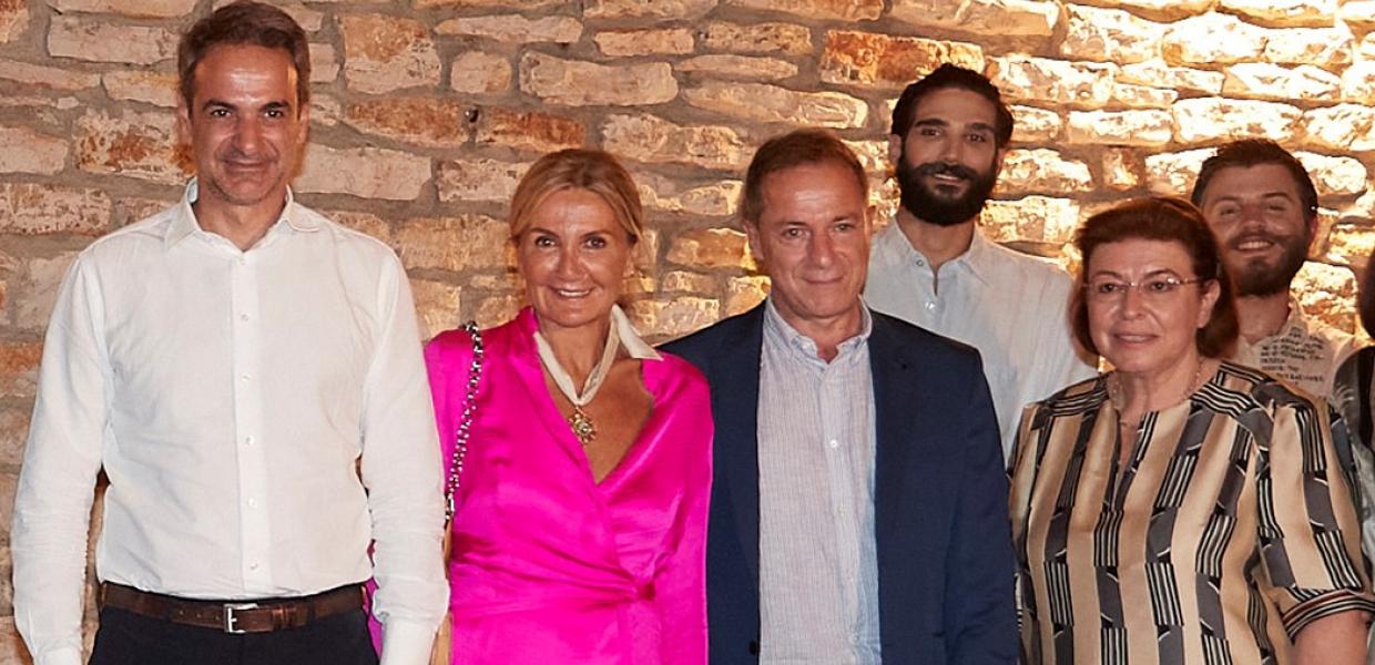 Το Μαξίμου παρακαλάει(!) την Λ. Μενδώνη να παραιτηθεί κι αυτή ΑΝΕΝΔΟΤΗ... δεν δέχεται!