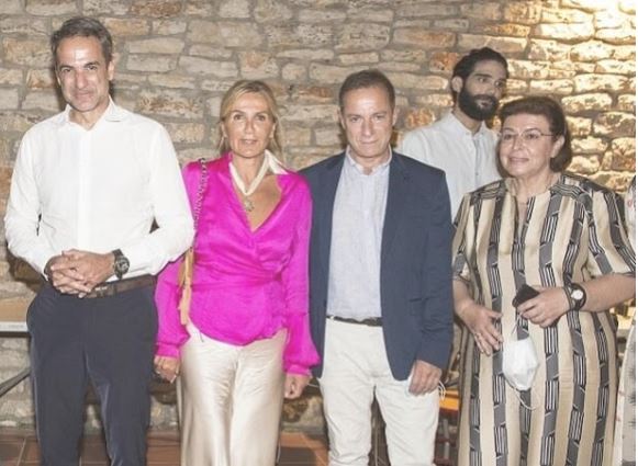 Που κρύβεται ο Λιγνάδης για να μη συλληφθεί, μετά το «άδειασμα» της Μενδώνη