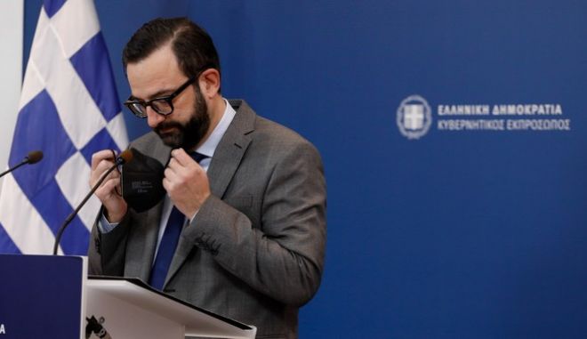 Αντί να παραιτηθεί η Μενδώνη...παραιτήθηκε ο Χρήστος Ταραντίλης