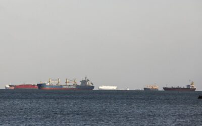 Δεκαέξι ελληνικά πλοία είναι στην αναμονή στην Διώρυγα του Σουέζ
