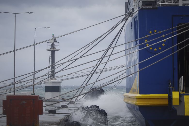 Προβλήματα στην ακτοπλοΐα από τους ισχυρούς ανέμους – Τα απαγορευτικά