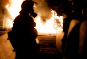 Νέα Σμύρνη – ΣΟΚ: Αστυνομικοί φωνάζουν «Πάμε να τους σκοτώσουμε»-video