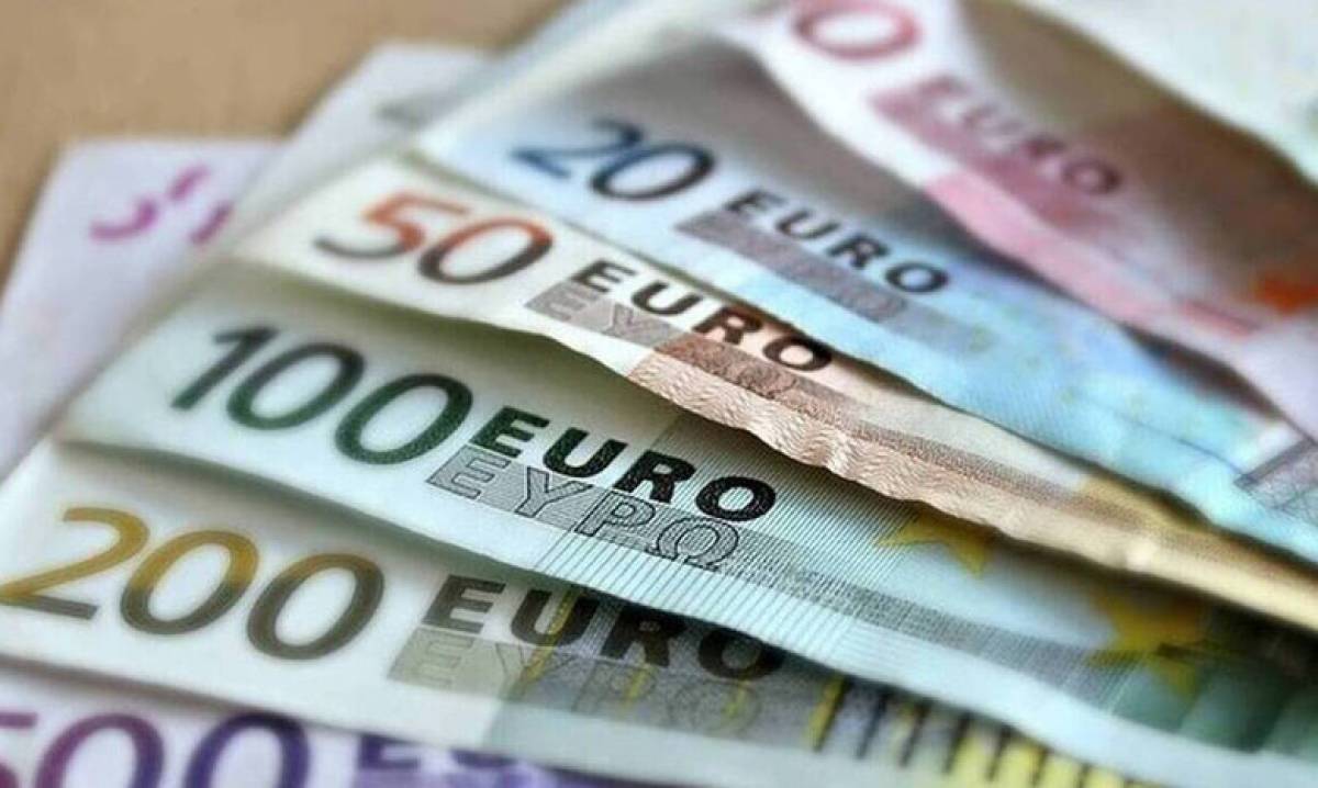 ΟΑΕΔ: Η ημερομηνία πληρωμής για το επίδομα των 400 ευρώ στους μακροχρόνια ανέργους