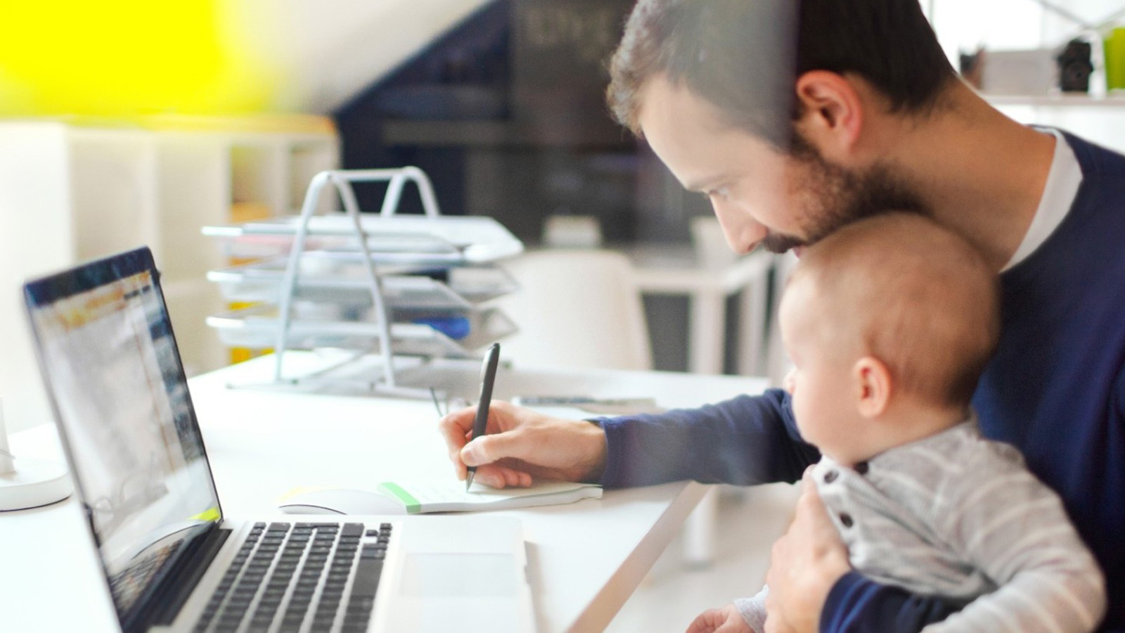 Ψηφιακή κόπωση και Τηλεργασία: Πώς θα θωρακίσουμε και θα τονώσουμε τον οργανισμό μας