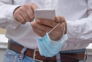 Lockdown: Πότε θα καταργηθούν τα sms – Το κυβερνητικό πλάνο για εστίαση, λιανεμπόριο και σχολεία