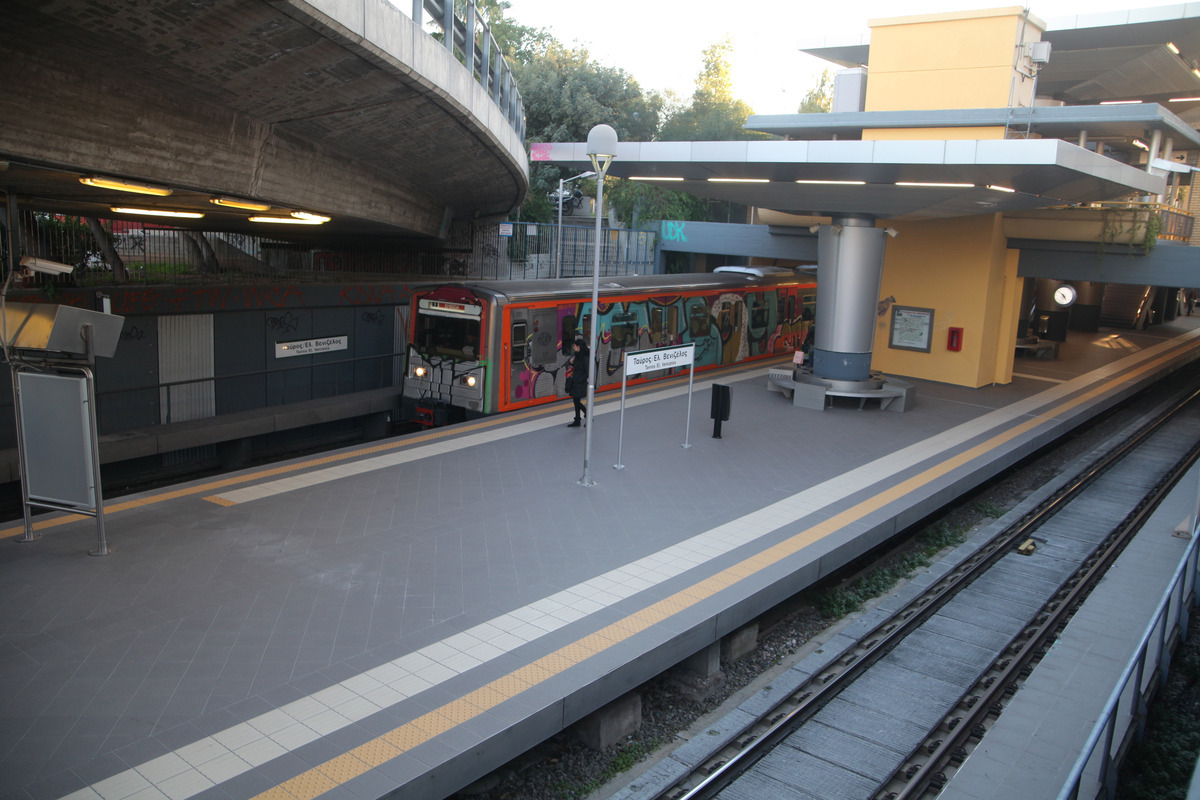 Φάληρο: Πτώση ατόμου στις ράγες του ηλεκτρικού!