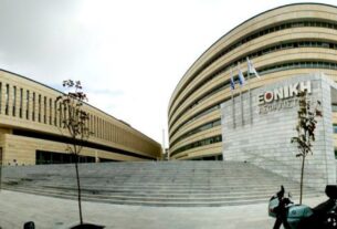 ΚΑΤΑΓΓΕΛΙΑ υπαλλήλων Εθνικής Ασφαλιστικής: Ξεπουλιούνται 4.500 οικογένειες σε ένα επιθετικό hedge fund...