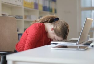 Νέο εργασιακό νομοσχέδιο: Ποιοι θα δουλεύουν 4 μέρες την εβδομάδα-Όλες οι αλλαγές