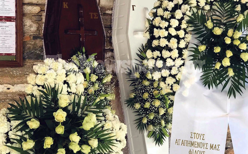 Μακρινίτσα: Το τελευταίο «αντίο» στα δύο αδέρφια – Σε λευκό φέρετρο η 28χρονη