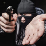 Σύλληψη 32χρονου για ένοπλες ληστείες σε καταστήματα στην Αττική