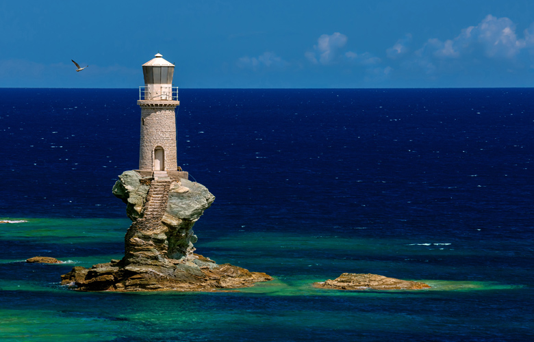 Άνδρος: Ο πρώτος αυτόματος φάρος στην Ελλάδα και η παράξενη κατασκευή του