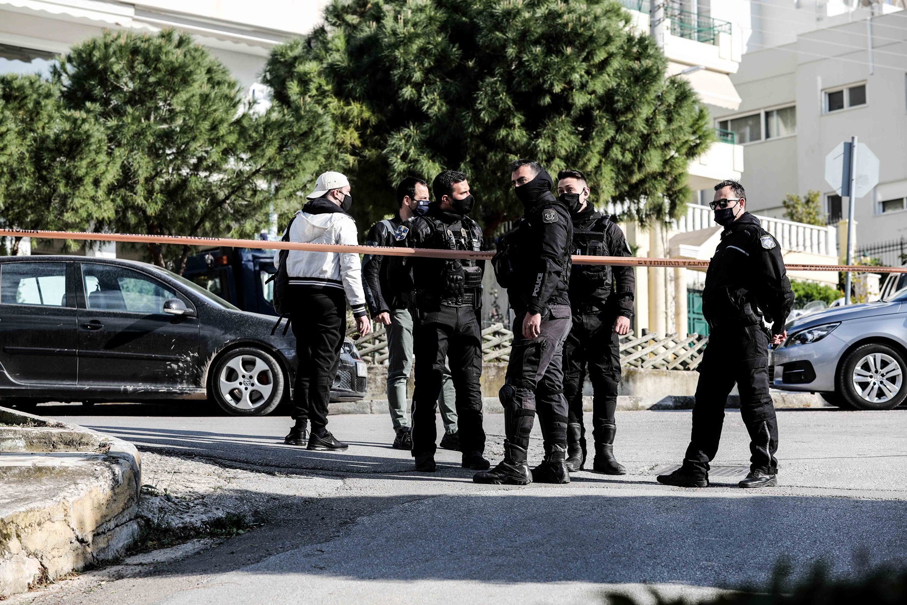 Άγριο Φονικό στα Γλυκά Νερά. Στραγγάλισαν 20χρονη δίπλα στον δεμένο σύζυγό της. Κρέμασαν και το σκύλο...