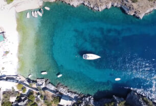 Αλύπα: Η μυστική παραλία στο χωριό Νύφι της Μάνης-video