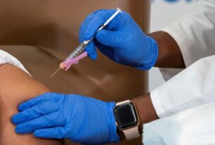 Εγκεφαλικά νεκρή η 44χρονη που εμβολιάστηκε με AstraZeneca. Συγκλονίζει ο σύζυγος της