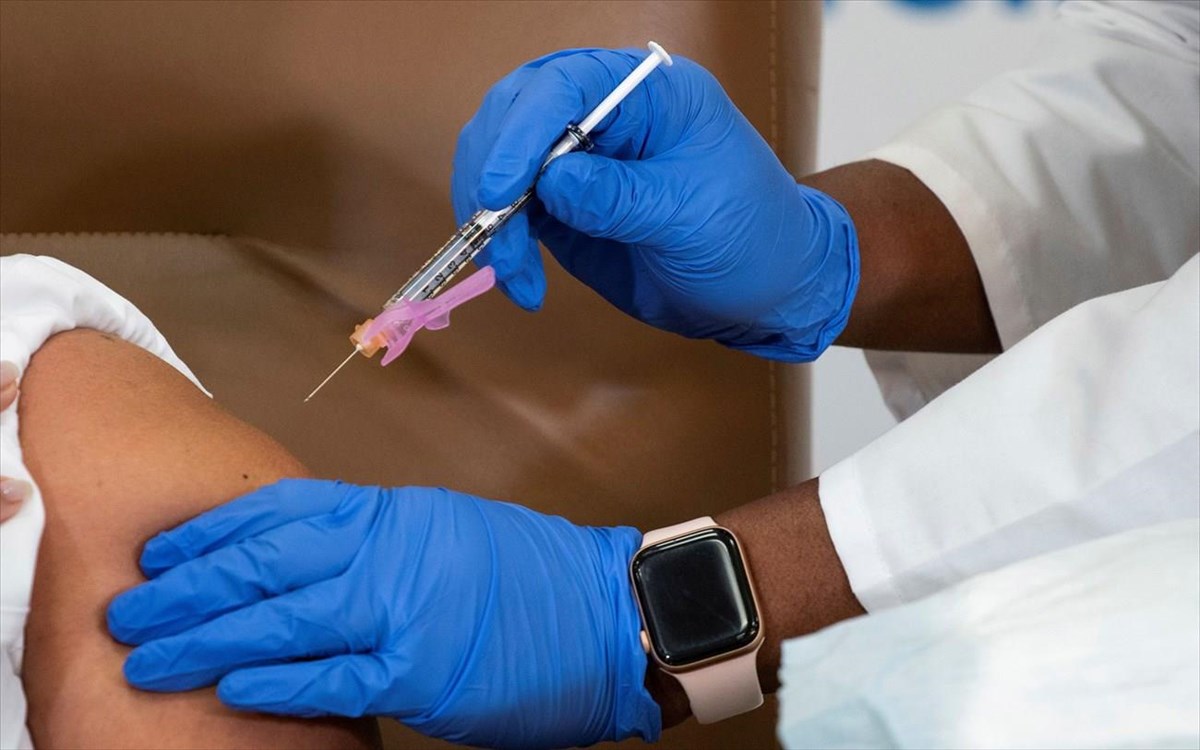 Εγκεφαλικά νεκρή η 44χρονη που εμβολιάστηκε με AstraZeneca. Συγκλονίζει ο σύζυγος της