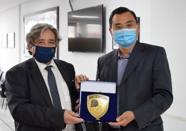 Επίσημη επίσκεψη του Υπουργού Ναυτιλίας της Πορτογαλίας στο λιμάνι του Πειραιά