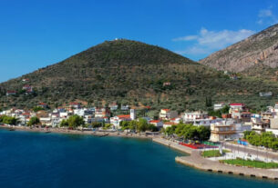 Αντίκυρα: Η παραθαλάσσια έκπληξη κοντά στην Αθήνα