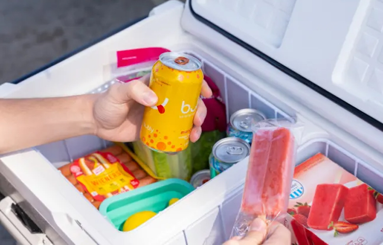 Αυτό είναι το πρωτοποριακό φορητό ψυγείο που δημιουργεί πάγο-video