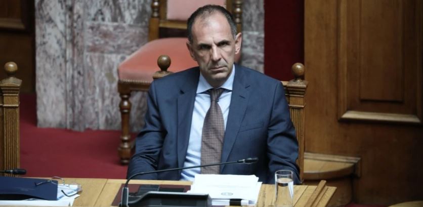 Σε δύο στρατόπεδα το Μαξίμου για τον Γεραπετρίτη