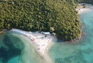 Μπέλα Βράκα: Μία από τις καλύτερες παραλίες στην Ελλάδα που θυμίζει Καραϊβική