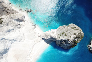 Μυζήθρες: Η ελληνική παραλία με το παράξενο όνομα