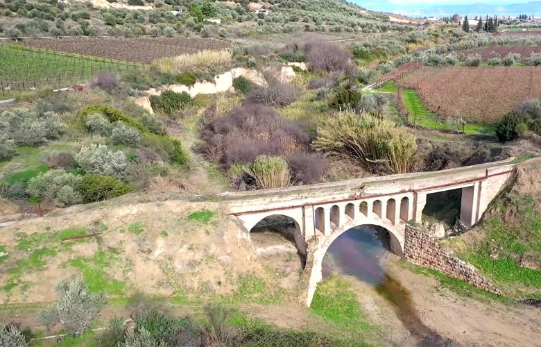 Άσσος Κορινθίας: Η γέφυρα της Ευφροσύνης και ο θρύλος με την κοπέλα