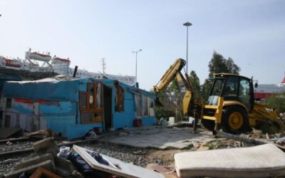 Δήμος Πειραιά: Απομακρύνθηκαν παράνομα διαμένοντες στον χώρο του παλιού σιδηροδρομικού σταθμού Αγίου Διονυσίου