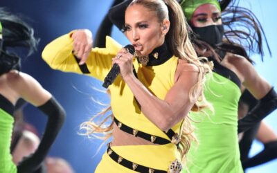 Οι 3 ασκήσεις της Jennifer Lopez για καλογυμνασμένους κοιλιακούς