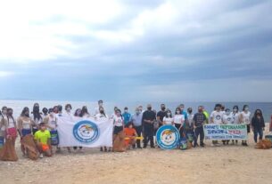 Φρεαττύδα: Εθελοντικός καθαρισμός της παραλίας από «Το Χαμόγελο του Παιδιού»