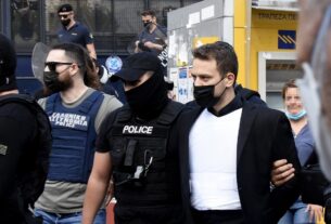 Άγριο γιουχάισμα σε Μπάμπη Αναγνωστόπουλο : «Να σαπίσεις στην φυλακή ρε κ@ρι@λ@!» (βίντεο)