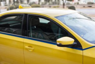 Απίστευτο: Έβαλε τη νεκρή μητέρα της σε ταξί για να την μεταφέρει από τη Φωκίδα στην Αρκαδία