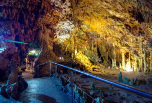Σπήλαια Διρού: Μαγευτικό ταξίδι στη φύση της Λακωνικής γης