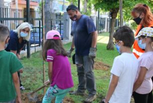 Παγκόσμια Ημέρα Περιβάλλοντος: Φυτεύσεις από μαθητές Δημοτικών Σχολείων του Πειραιά