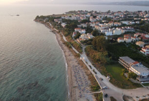 Ιόνιο: Το πανέμορφο χωριό που μοιάζει να επιπλέει στο νερό