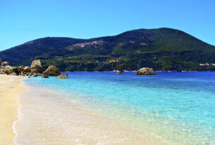 Αφάλες: Η παραδεισένια παραλία του Ιονίου