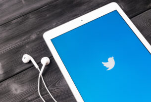 Twitter Blue: Η νέα υπηρεσία που «ξεγράφει» tweets σε 30 δευτερόλεπτα