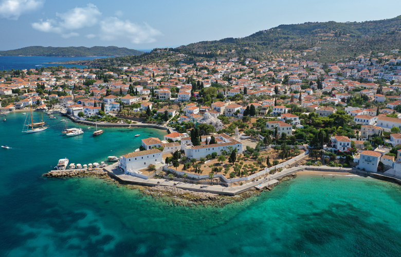 Κοντινά νησιά στην Αττική που δεν χρειάζεται αυτοκίνητο