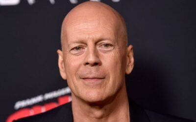 Ύδρα: Ο Bruce Willis κάνει βόλτα στα γραφικά σοκάκια του νησιού (video)