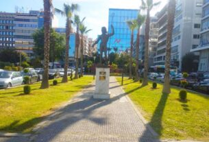 Δήμος Πειραιά: Αναπλάσεις πρασίνου και φυτεύσεις εποχιακών λουλουδιών