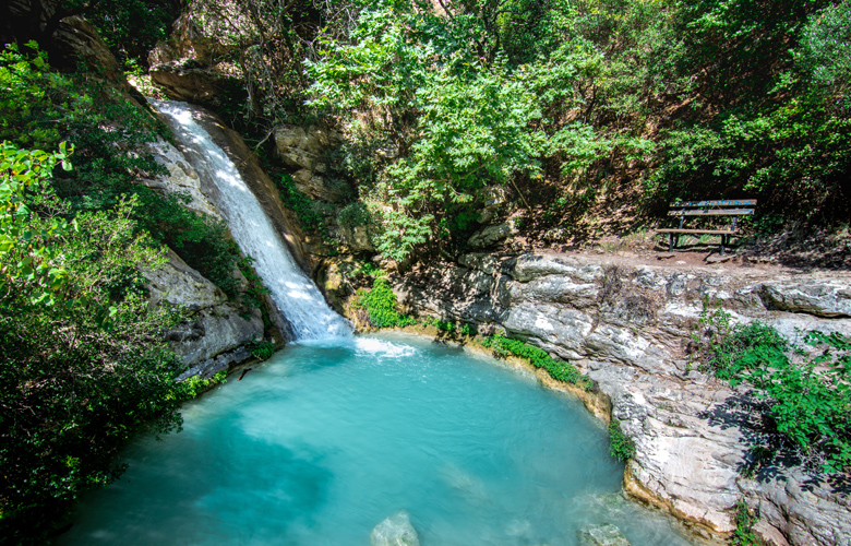 Πελοπόννησος: Κρυστάλλινα νερά και κολύμπι σε λίμνες και ποτάμια